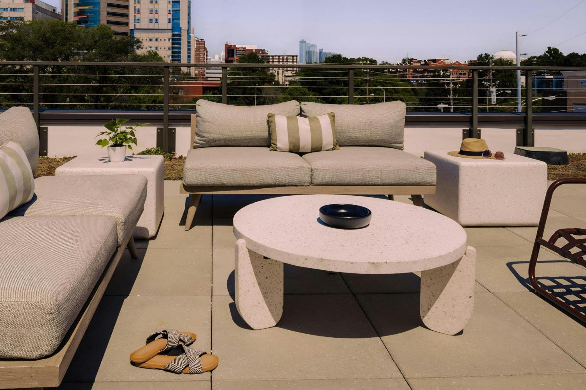 Sonder Belcourt 4*